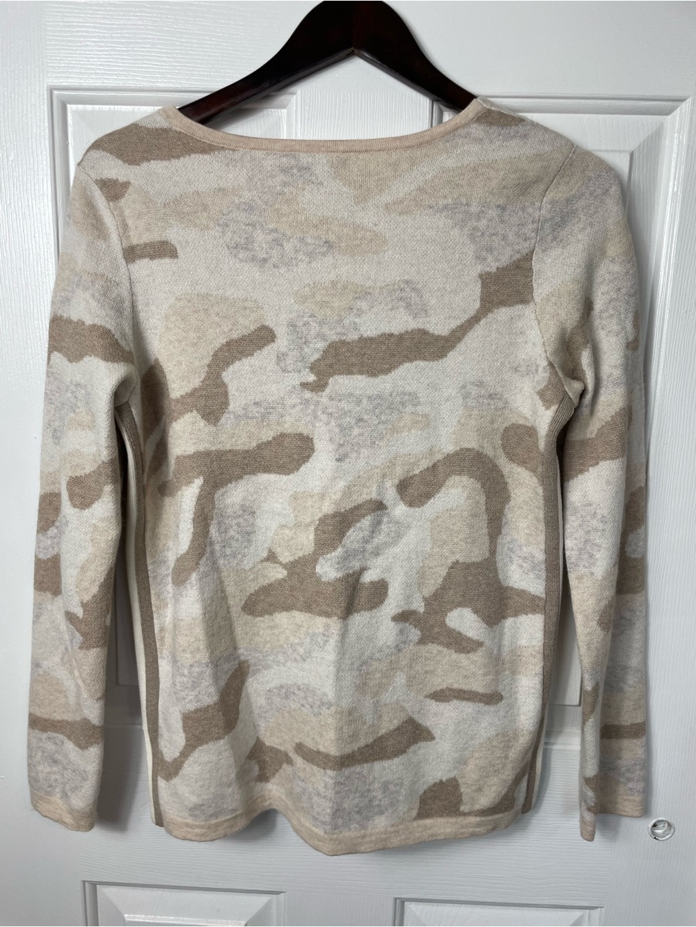 Vineyard Vines‎ M Cashmere Blend Sweater Desert Camo Medium Women’s Top Shirt - Picture 5 of 9